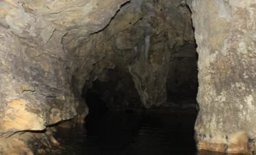 lubang sempit goa pindul